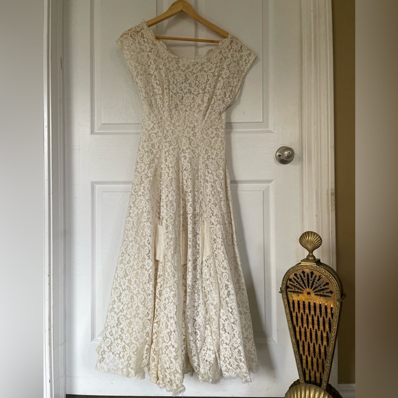 VINTAGE lace dress - Picture 1 of 7